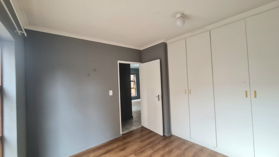 To Let 2 Bedroom Property for Rent in Brackenfell Central Western Cape